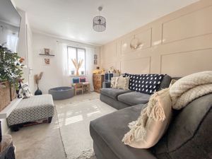 Lounge- click for photo gallery